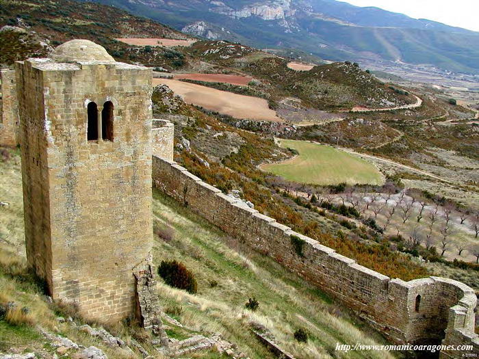 TORRE ALBARRANA Y MURALLA, DESDE EL CASTILLO